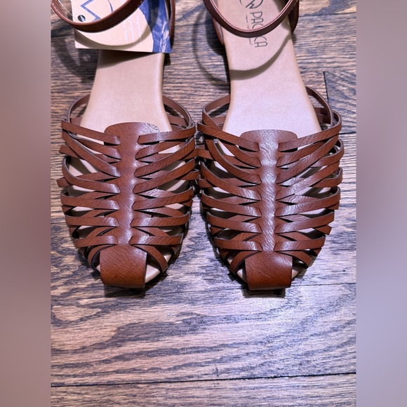Flat sandals for women from the Pacífica brand Size 10 - Picture 2 of 5